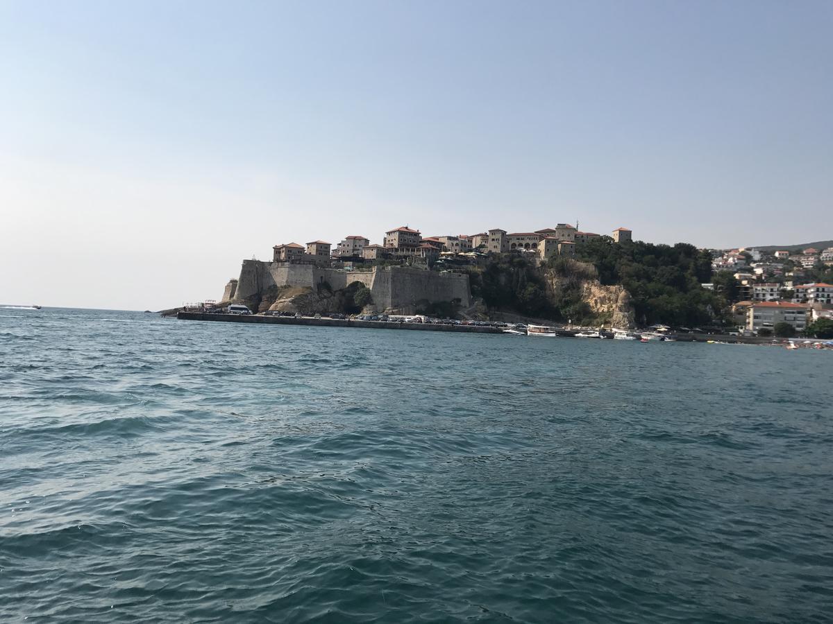 Hotel La Rosa Negra Улцин Екстериор снимка
